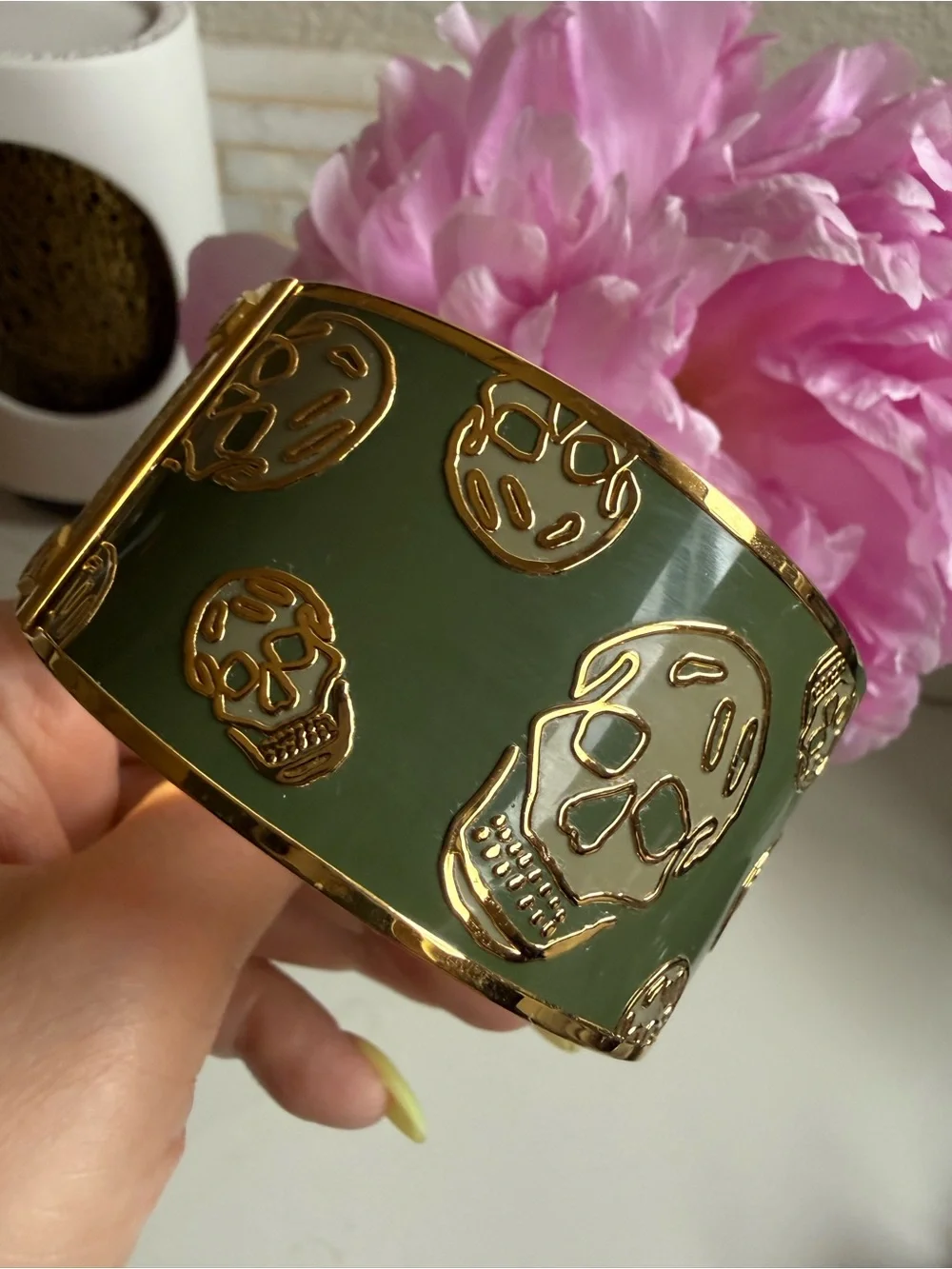 Alexander McQueen Olive Green Enamel Skull Wide Hinged Bangle Cuff Bracelet Gold - Picture 4 of 5